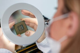 Semiconductor Investment Reshapes Global Technology Supply Chains